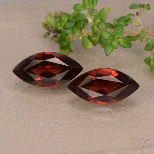 2.41ctw Natürlicher Tiefes Blutrot Pyrop-Granat, Marquise, VVS-VS