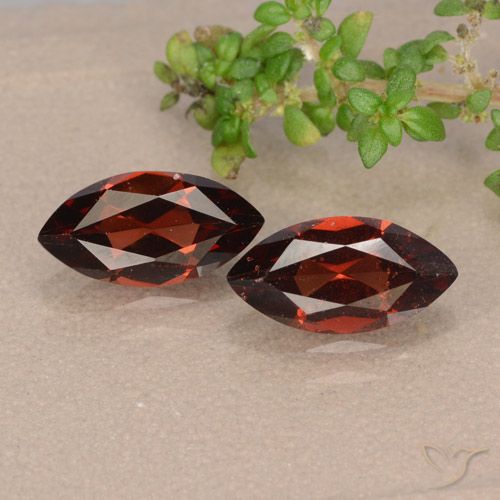 2.51ctw Natürlicher tiefrot Pyrop-Granat, Marquise, VVS-VS