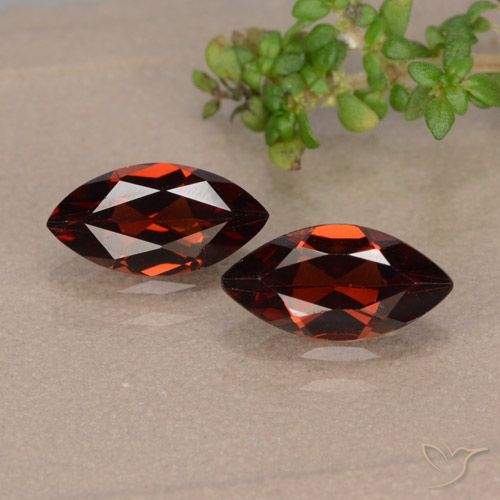 2.21ctw Natürlicher tiefrot Pyrop-Granat, Marquise, VVS-VS
