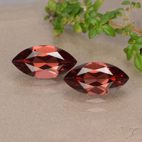 2.42ctw Natürlicher tiefrot Pyrop-Granat, Marquise, VVS-VS