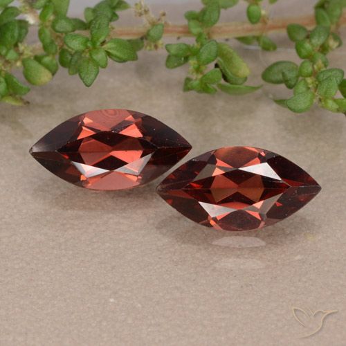 2.48ctw Natürlicher dunkelrot Pyrop-Granat, Marquise, VVS-VS