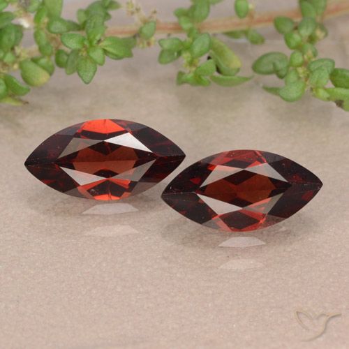 2.32ctw Natürlicher dunkelrot Pyrop-Granat, Marquise, VVS-VS
