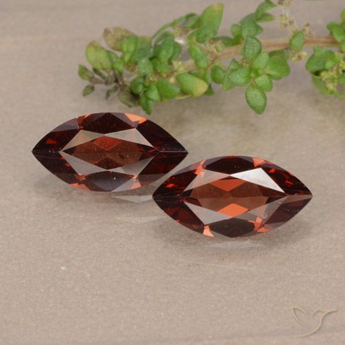 2.24ctw Natürlicher dunkelrot Pyrop-Granat, Marquise, VVS-VS