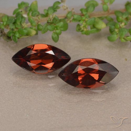 2.21ctw Natürlicher Tiefes Scharlachrot Pyrop-Granat, Marquise, VVS-VS