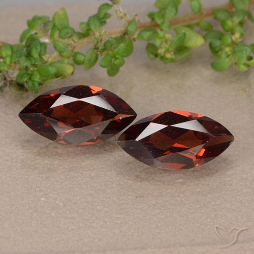 2.32ctw Natürlicher dunkelrot Pyrop-Granat, Marquise, VVS-VS