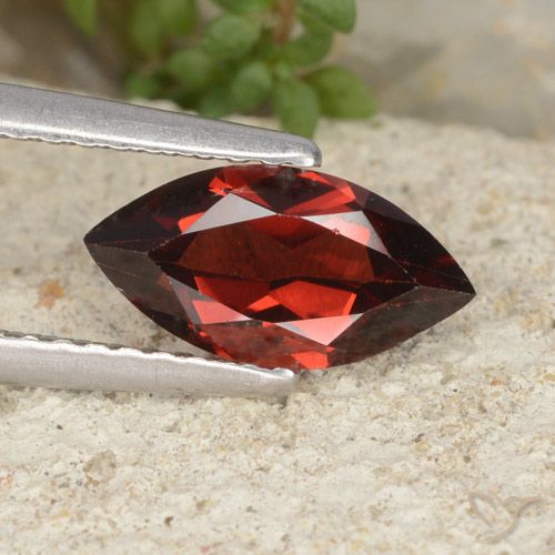 1.21ct Natürlicher tiefrot Pyrop-Granat, Marquise, VVS-VS