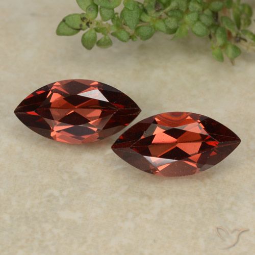 2.41ctw Natürlicher tiefrot Pyrop-Granat, Marquise, VVS-VS
