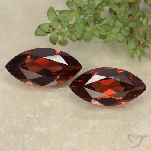 2.30ctw Natürlicher tiefrot Pyrop-Granat, Marquise, VVS-VS