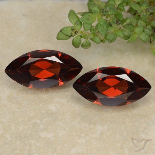 2.32ctw Natürlicher Tiefes Blutrot Pyrop-Granat, Marquise, VVS-VS