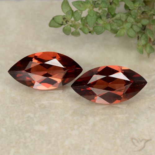 2.25ctw Natürlicher Tiefes Scharlachrot Pyrop-Granat, Marquise, VVS-VS