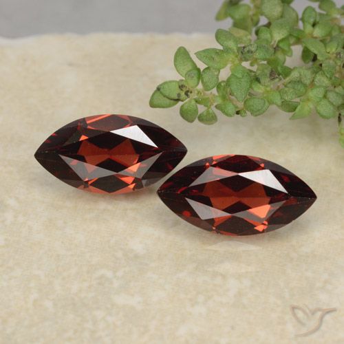 2.51ctw Natürlicher dunkelrot Pyrop-Granat, Marquise, VVS-VS