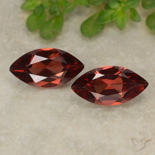2.15ctw Natürlicher dunkelrot Pyrop-Granat, Marquise, VVS-VS