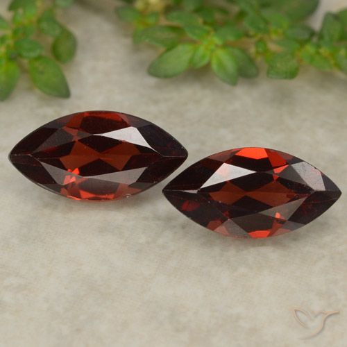 2.63ctw Natürlicher Tiefes Blutrot Pyrop-Granat, Marquise, VVS-VS