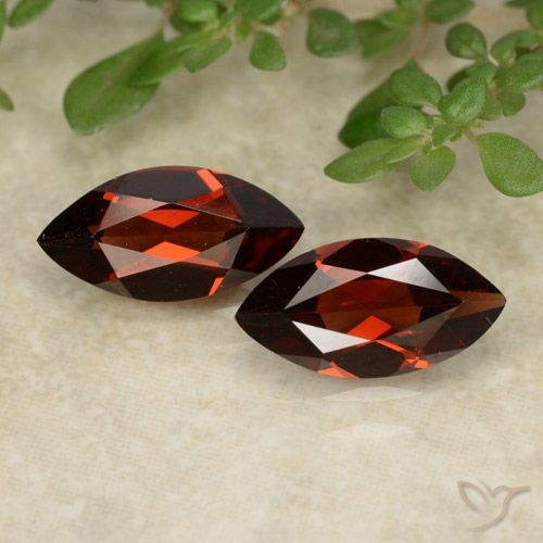 2.30ctw Natürlicher tiefrot Pyrop-Granat, Marquise, VVS-VS