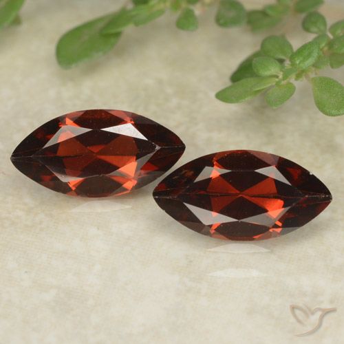 2.35ctw Natürlicher dunkelrot Pyrop-Granat, Marquise, VVS-VS