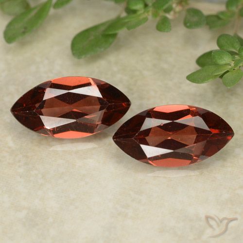 2.47ctw Natürlicher tiefrot Pyrop-Granat, Marquise, VVS-VS