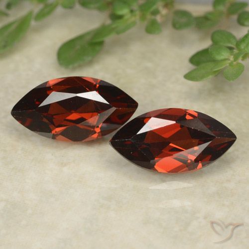 2.61ctw Natürlicher dunkelrot Pyrop-Granat, Marquise, VVS-VS