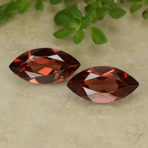 2.24ctw Natürlicher dunkelrot Pyrop-Granat, Marquise, VVS-VS