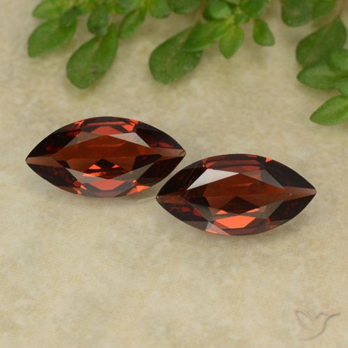 2.22ctw Natürlicher dunkelrot Pyrop-Granat, Marquise, VVS-VS
