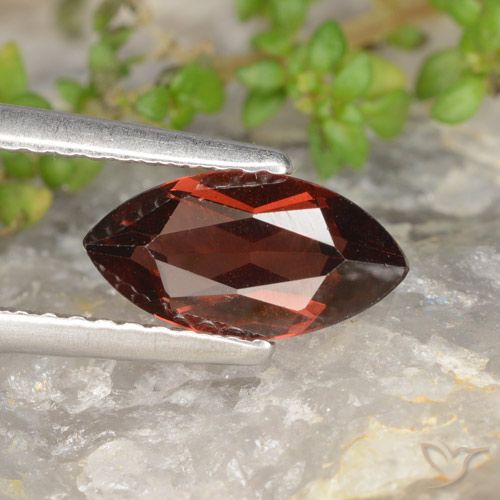 1.36ct Natürlicher tiefrot Pyrop-Granat, Marquise, VS
