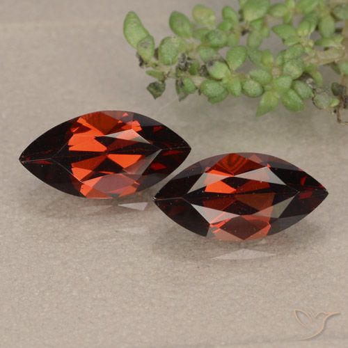 2.56ctw Natürlicher Tiefes Blutrot Pyrop-Granat, Marquise, VVS-VS