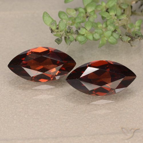 2.56ctw Natürlicher tiefrot Pyrop-Granat, Marquise, VVS-VS