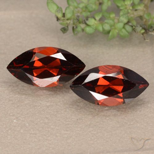2.71ctw Natürlicher tiefrot Pyrop-Granat, Marquise, VVS-VS