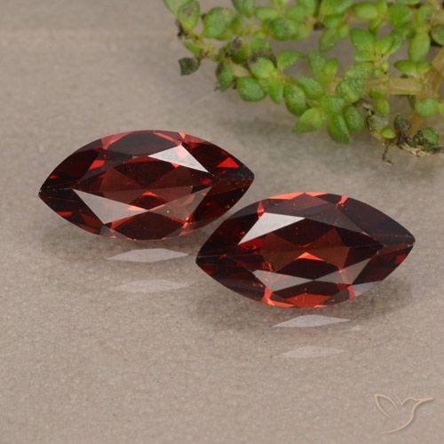2.35ctw Natürlicher dunkelrot Pyrop-Granat, Marquise, VVS-VS