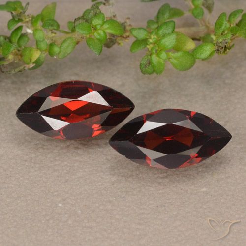 2.12ctw Natürlicher dunkelrot Pyrop-Granat, Marquise, VVS-VS