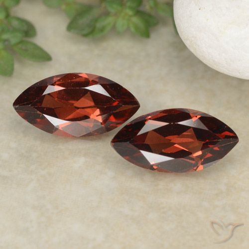2.47ctw Natürlicher dunkelrot Pyrop-Granat, Marquise, VVS-VS