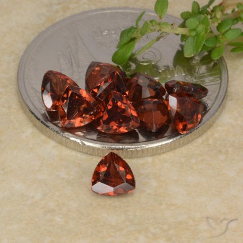 2.81ctw Natürlicher tiefrot Pyrop-Granat, Trillion, VS