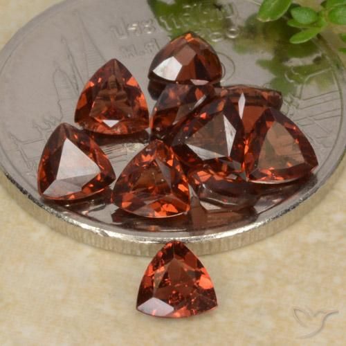 2.74 ct natürliche tiefrot Pyrop-Granat-Edelsteine, Trillion, VS