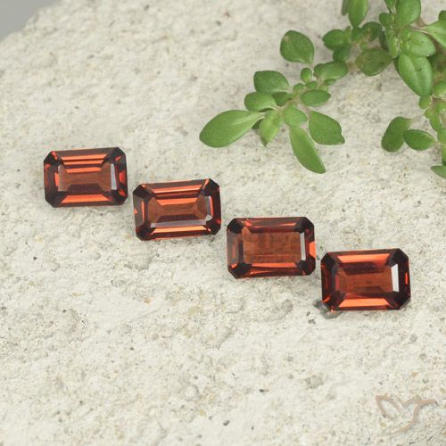 2.25ctw Natürlicher Sangria Rot Pyrop-Granat, Smaragdschliff, VS