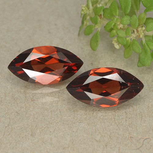 2.56ctw Natürlicher tiefrot Pyrop-Granat, Marquise, VVS-VS