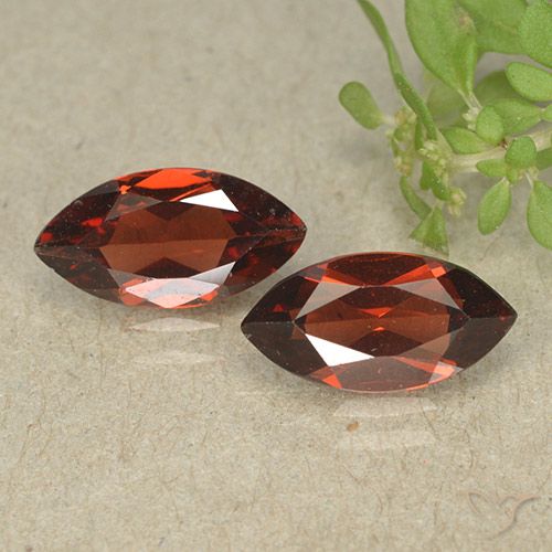 2.43ctw Natürlicher dunkelrot Pyrop-Granat, Marquise, VVS-VS