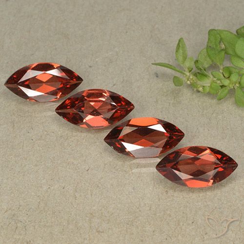 4.05ctw Natürlicher Mittelrot Pyrop-Granat, Marquise, VVS-VS