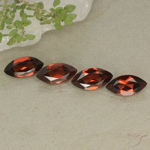 4.69ctw Natürlicher Mittelrot Pyrop-Granat, Marquise, VVS-VS