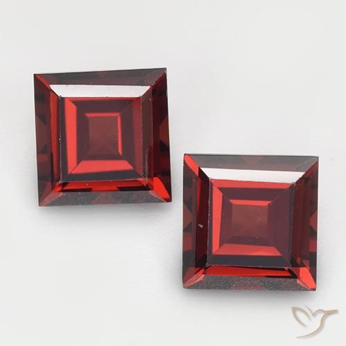 4.37ctw Natürlicher tiefrot Pyrop-Granat, Quadrat, VVS-VS