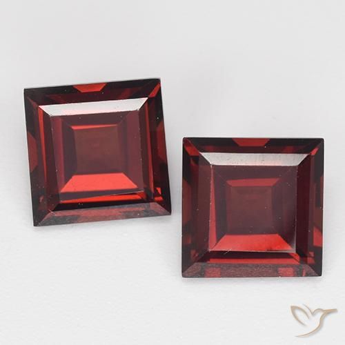 4.24ctw Natürlicher dunkelrot Pyrop-Granat, Quadrat, VVS-VS