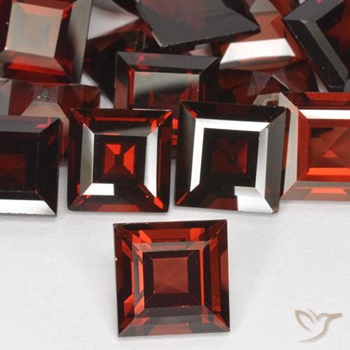 2.91ct Natürlicher Merlot Rot Pyrop-Granat, Quadrat, VVS-VS
