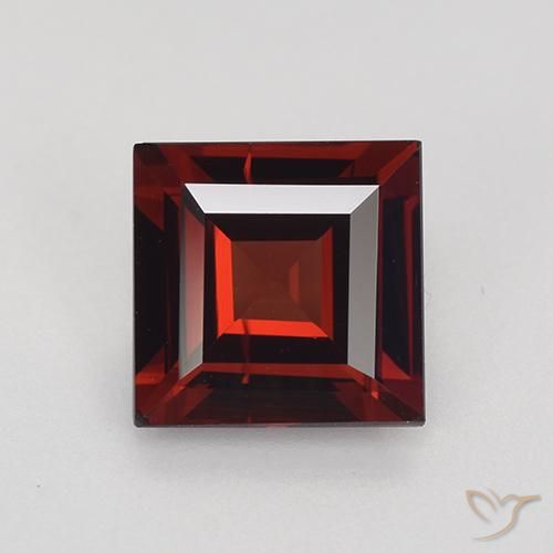 1.98ct Natürlicher Tiefes Blutrot Pyrop-Granat, Quadrat, VVS-VS