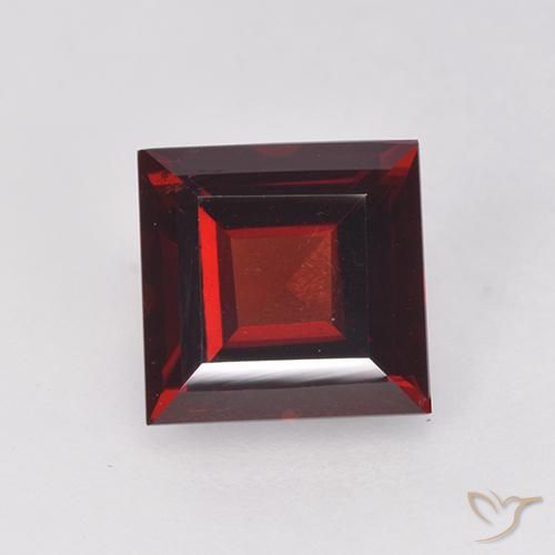 2.11ct Natürlicher Tiefes Blutrot Pyrop-Granat, Quadrat, VVS-VS