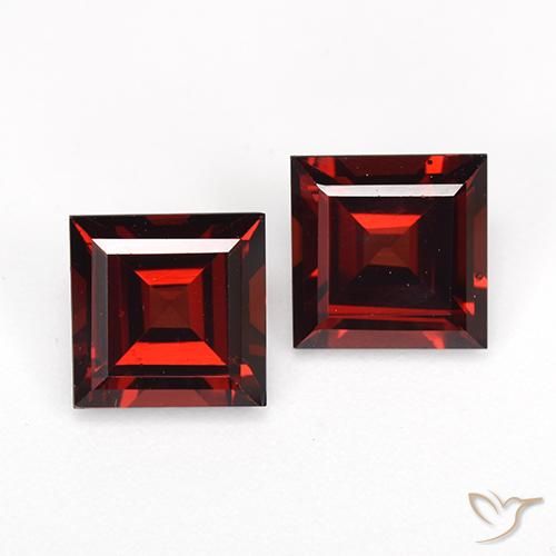 4.17ctw Natürlicher tiefrot Pyrop-Granat, Quadrat, VVS-VS