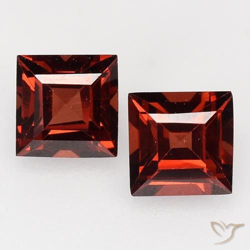 0.94ctw Natürlicher dunkelrot Pyrop-Granat, Quadrat, VVS-VS
