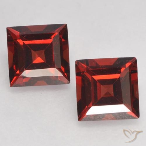 0.96ctw Natürlicher tiefrot Pyrop-Granat, Quadrat, VVS-VS