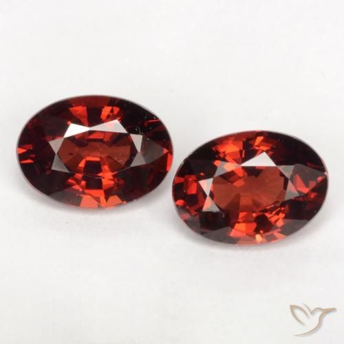 2.08ctw Natürlicher tiefrot Pyrop-Granat, Oval, VVS-VS