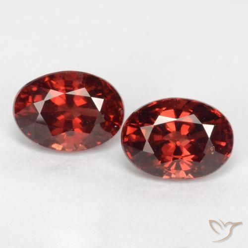 2.49ctw Natürlicher dunkelrot Pyrop-Granat, Oval, VS