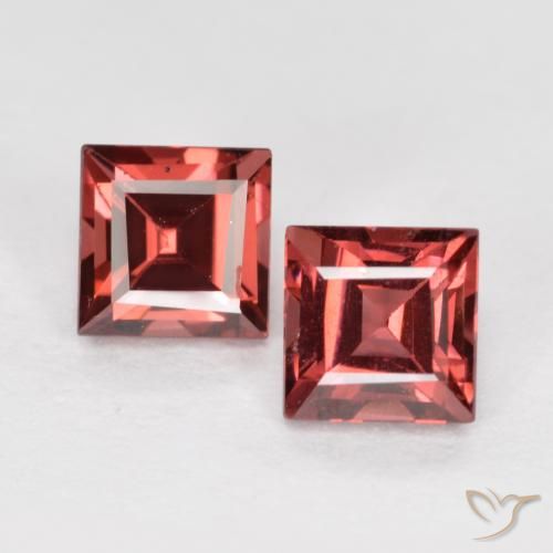 1.07ctw Natürlicher tiefrot Pyrop-Granat, Quadrat, VS
