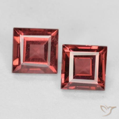 0.91ctw Natürlicher tiefrot Pyrop-Granat, Quadrat, VS