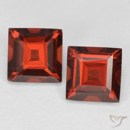 0.91ctw Natürlicher Sangria Rot Pyrop-Granat, Quadrat, VS